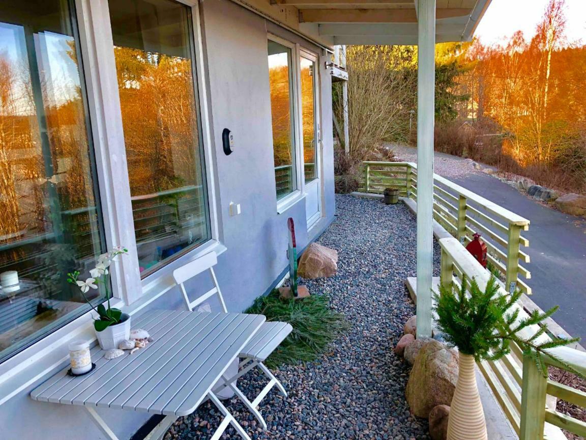 Lovely Studio Apartment Seaview & Private Sauna Lerum Exterior photo